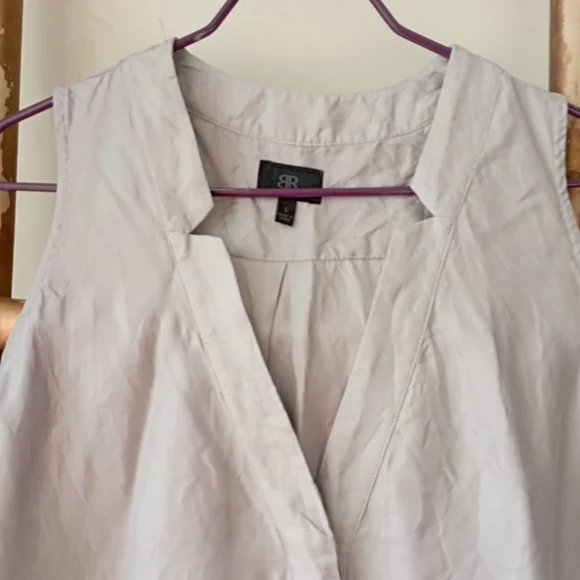 ♥️ Banana Republic Light Grey Elegant Top - Picture 6 of 17